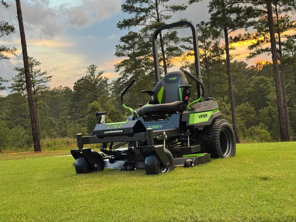 Viper V-400 Series zero-turn mower